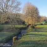 度假居 La Roulotte Des Nuits Etoilees Du Moulin