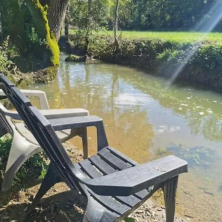 La Roulotte Des Nuits Etoilees Du Moulin * Sainte-Orse